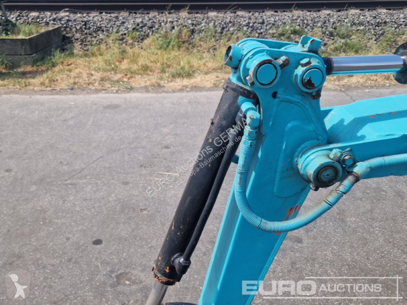 جرافة Kubota KH007
