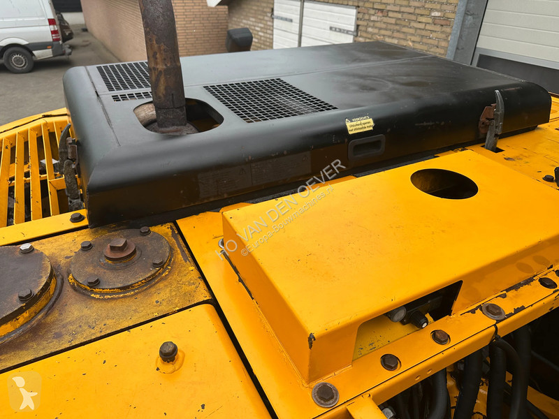 جرافة JCB