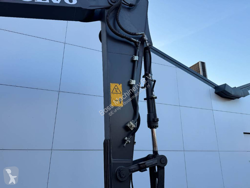 Rýpadlo Volvo L - Triple Boom / Hammer Lines