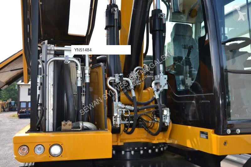 جرافة Caterpillar F