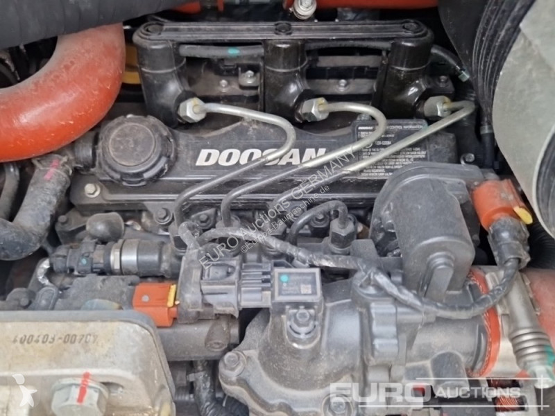 جرافة Develon DX55R-7
