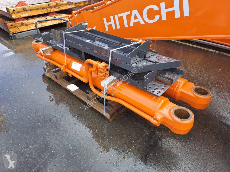 جرافة Hitachi ZX890LCR-7