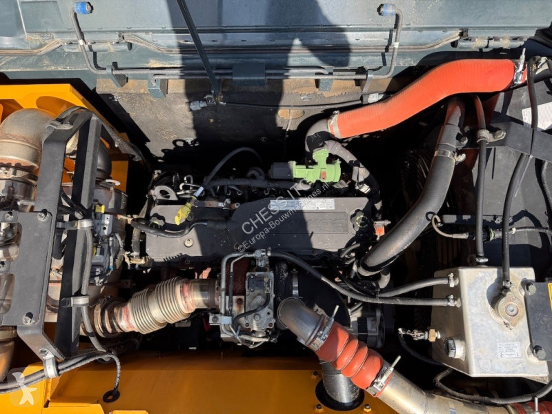جرافة Hyundai HX 220 L - L - HX 220