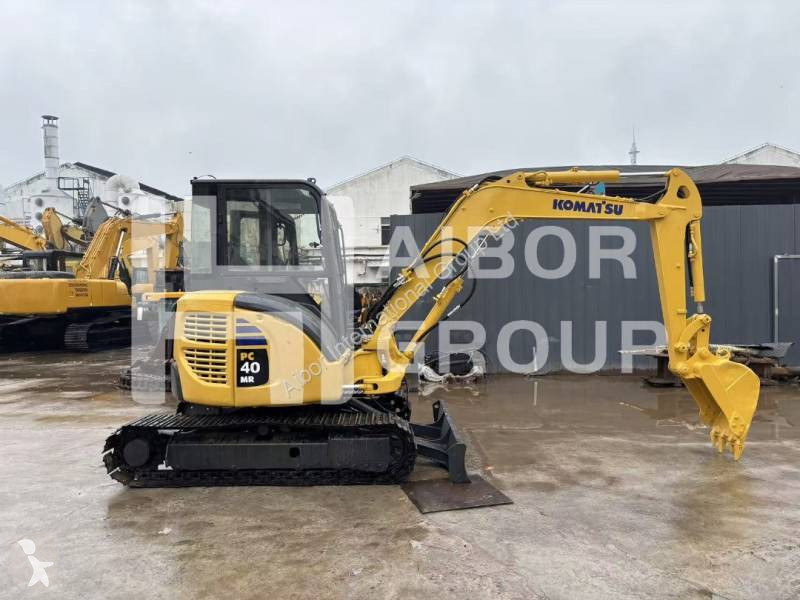Lopatový nakládač Komatsu