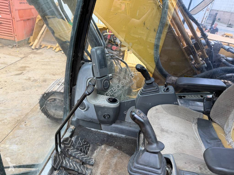 جرافة Caterpillar L