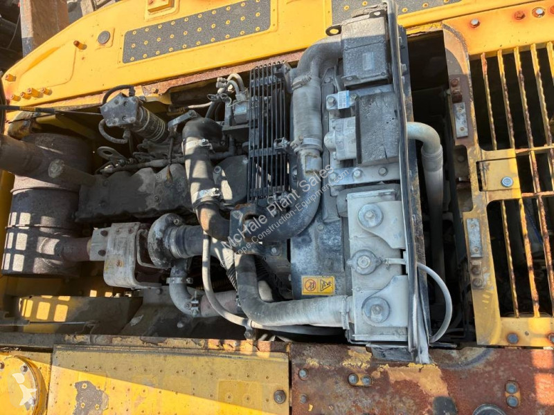 جرافة Komatsu LC8