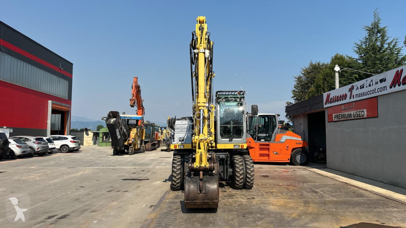 جرافة New Holland WE170C