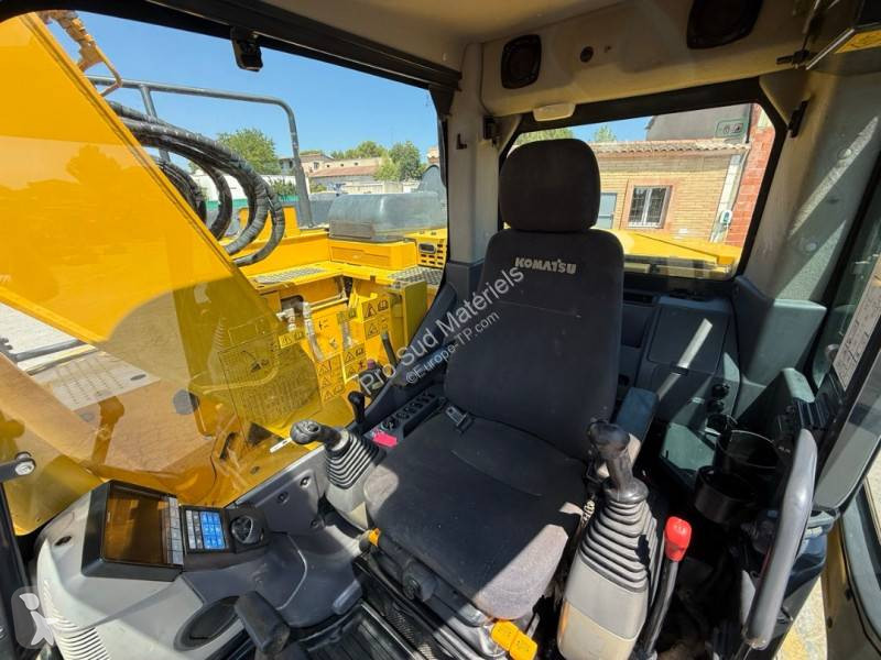 جرافة Komatsu PC138 US-11