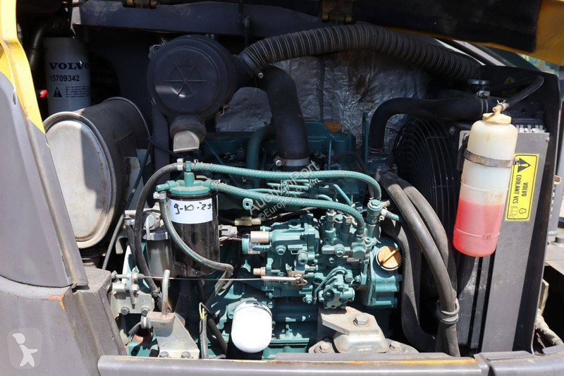 Rýpadlo Volvo ECR48C