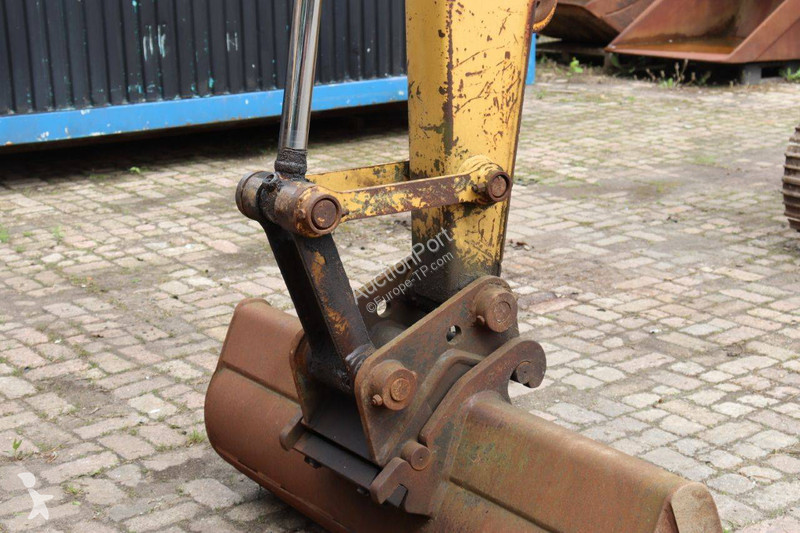 Rýpadlo Caterpillar E70B
