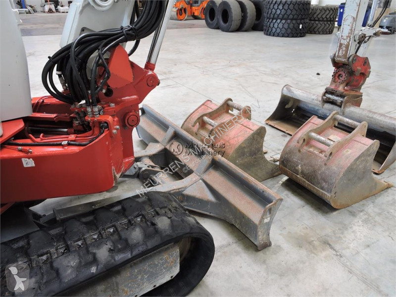 جرافة Takeuchi TB257FR Powertilt