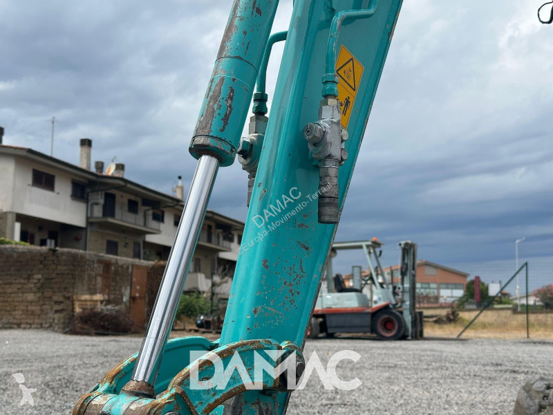 جرافة Kobelco