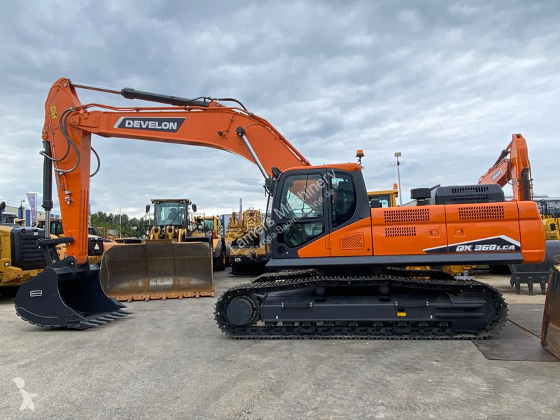 Lopatový nakládač Develon DX360LCA-7M .