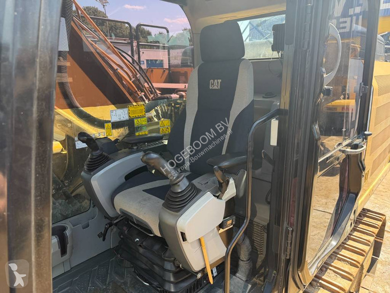 جرافة Caterpillar F L