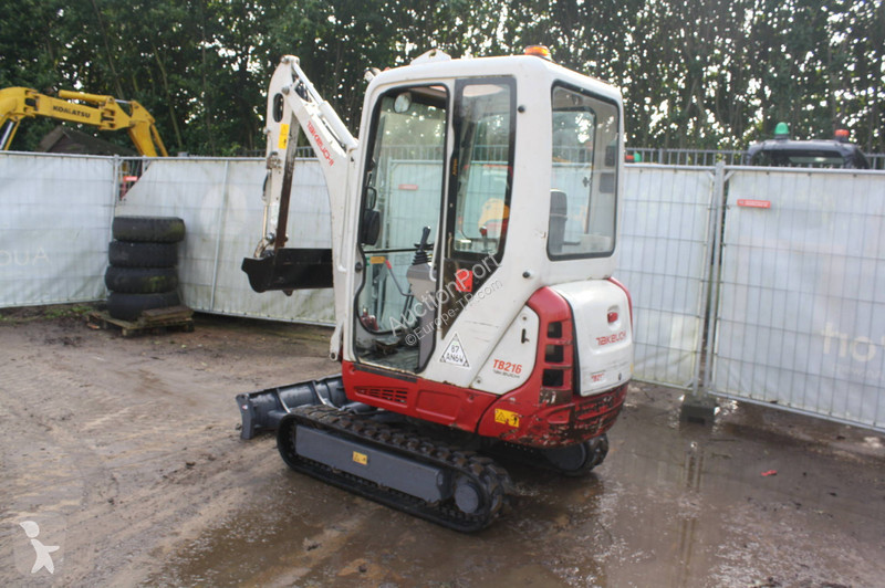 Rýpadlo Takeuchi TB216