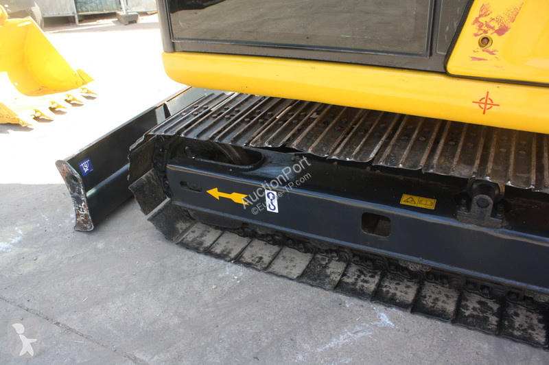 جرافة Komatsu PC70-8