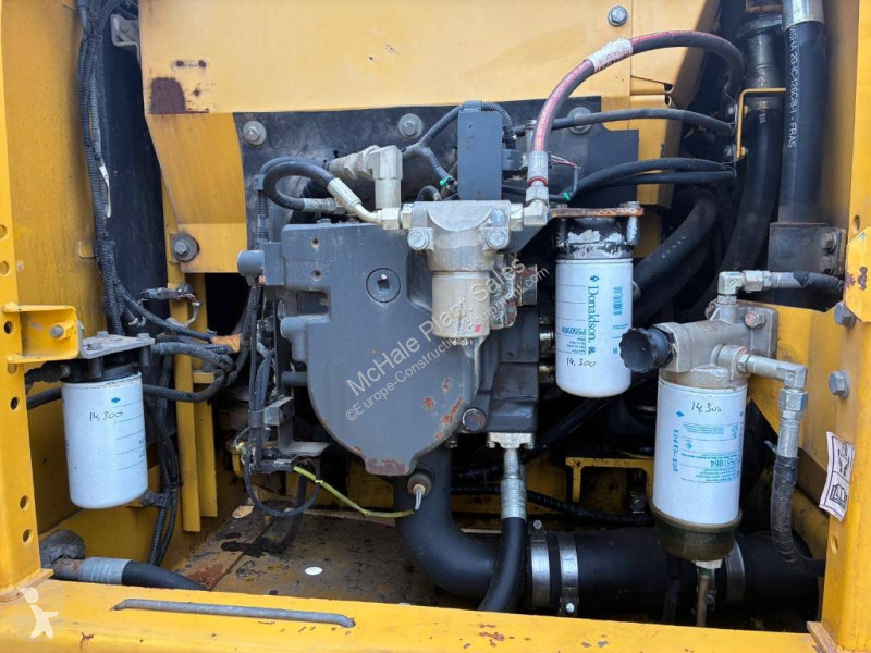 جرافة Komatsu LC10