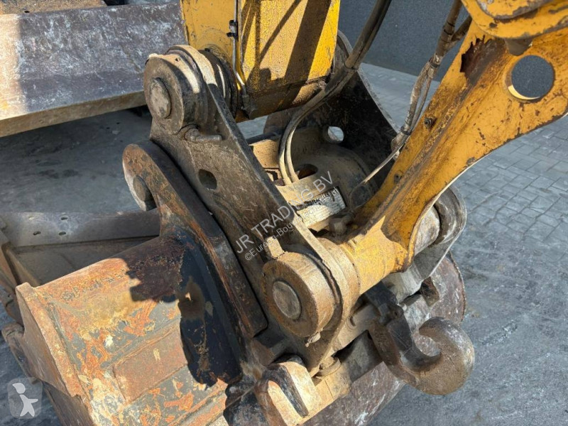 جرافة Caterpillar F
