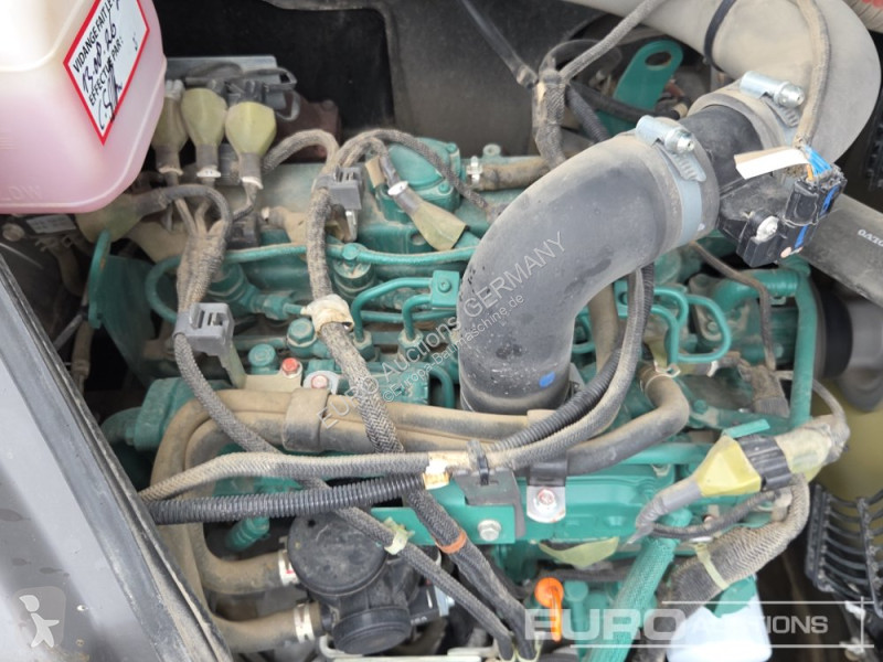 جرافة Volvo ECR50F