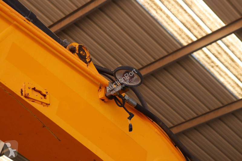 Excavator JCB