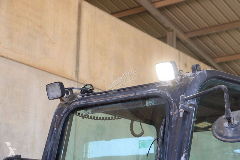 Lopatový nakládač Hitachi Zaxis B-6
