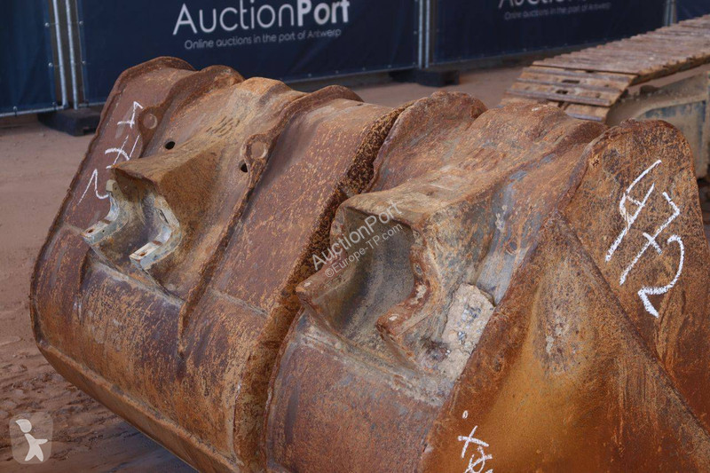 Excavator Hyundai Robex 210LC9