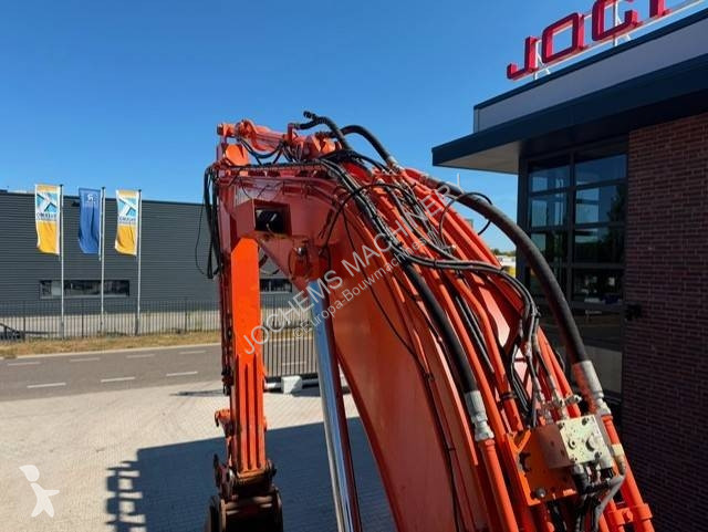 Excavator Hitachi LC6