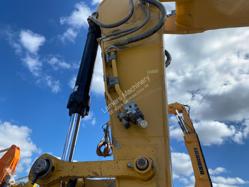 Excavadora Caterpillar