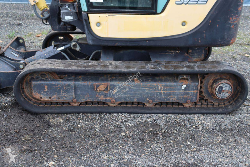 جرافة Yanmar SV22