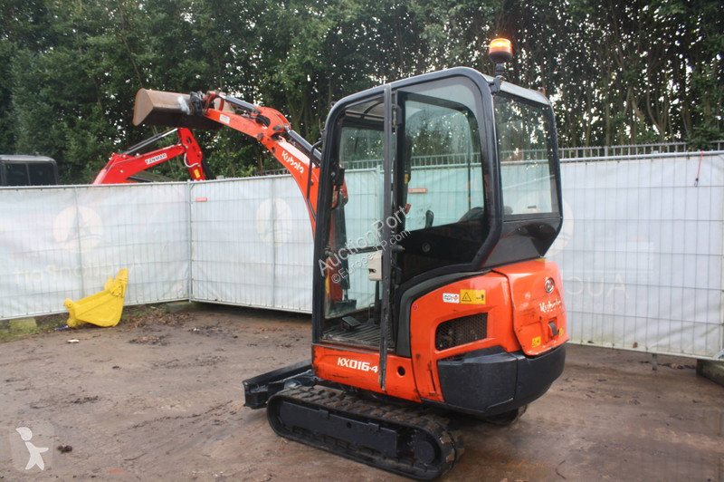 Багер Kubota