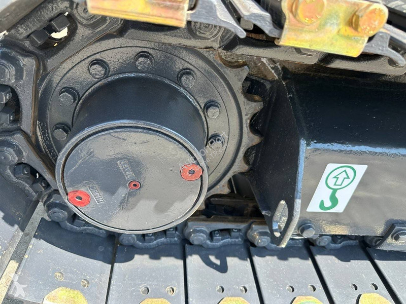 Екскаватор Komatsu 7