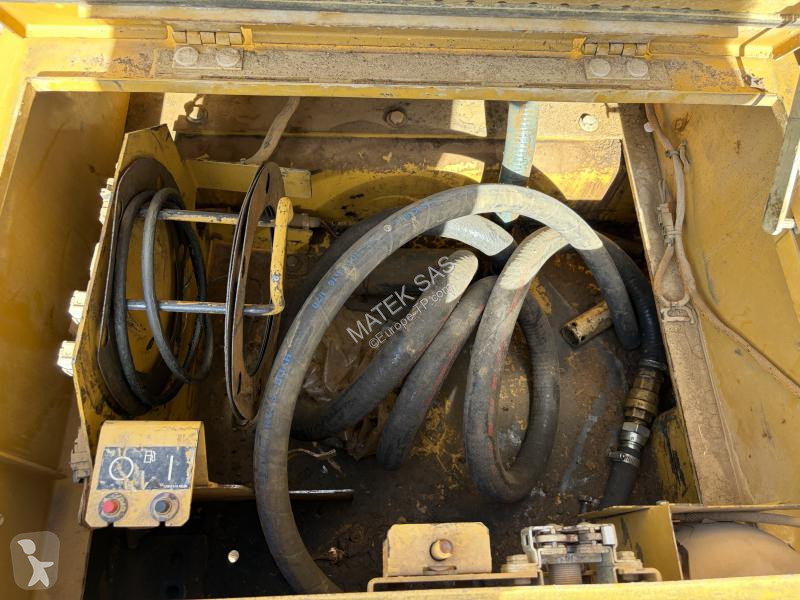 Escavadora Caterpillar