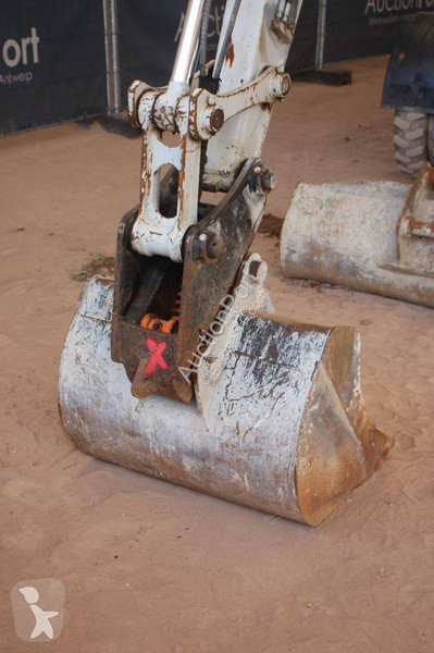 جرافة Takeuchi TB295W