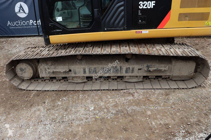 جرافة Caterpillar 320FL