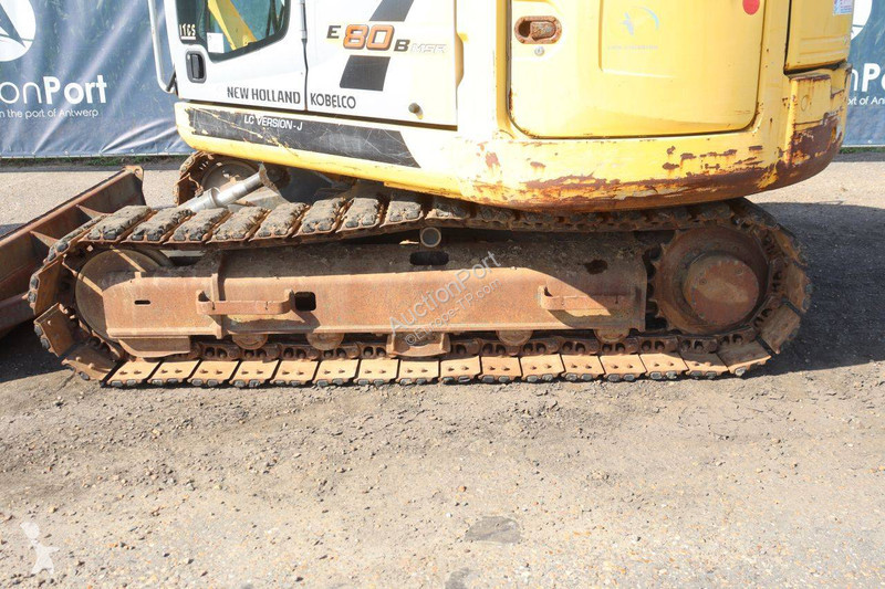 جرافة New Holland Kobelco