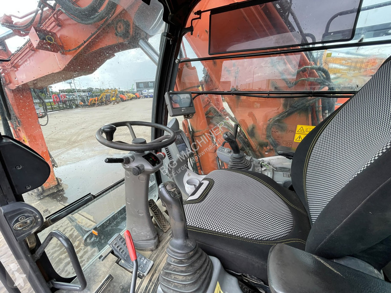 جرافة Hitachi ZX190W-6