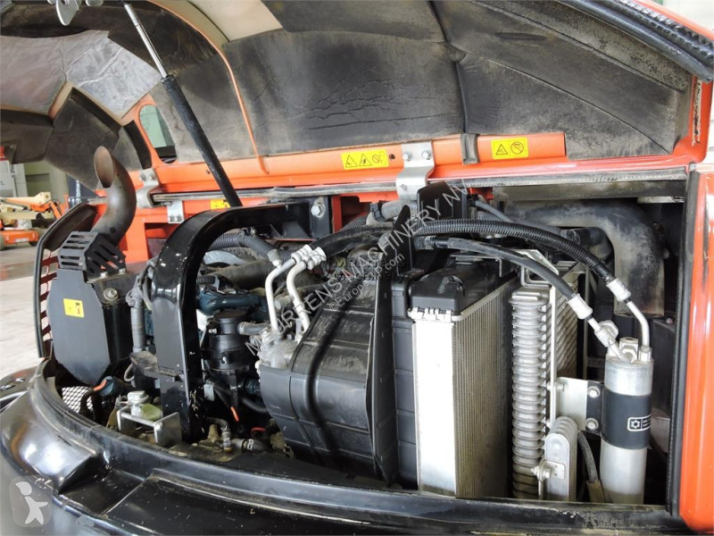 جرافة Kubota KX080-4