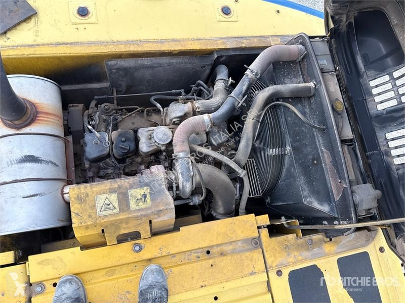 Skovel New Holland Kobelco E215B Tracked Excavator
