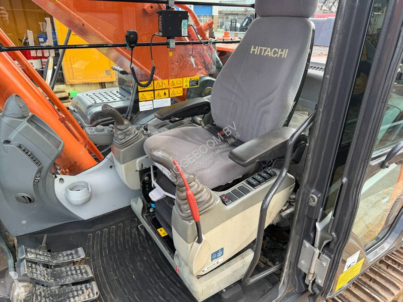 جرافة Hitachi LC5B