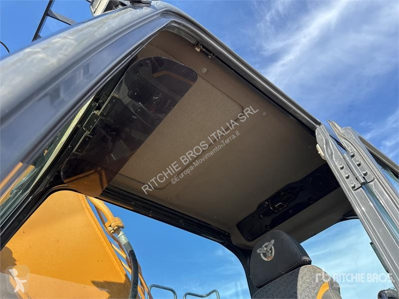 Skovel Case CX300D Tracked Excavator