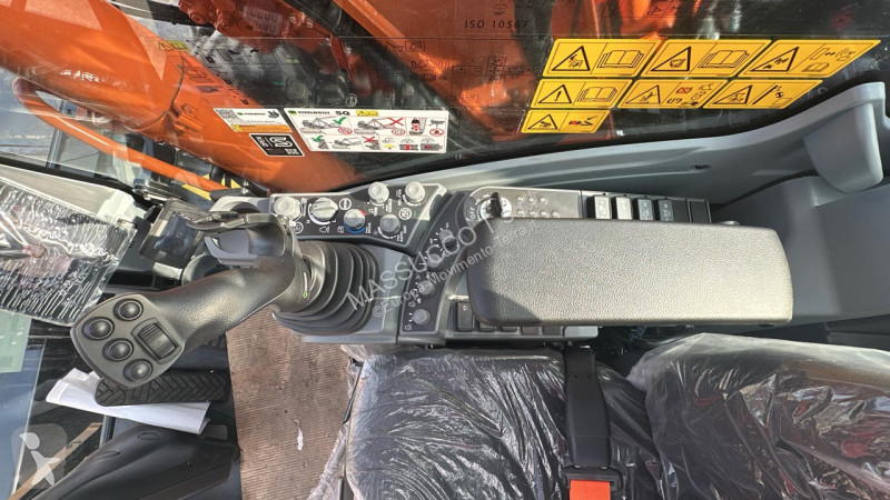 Excavadora Hitachi ZX175 WT-7