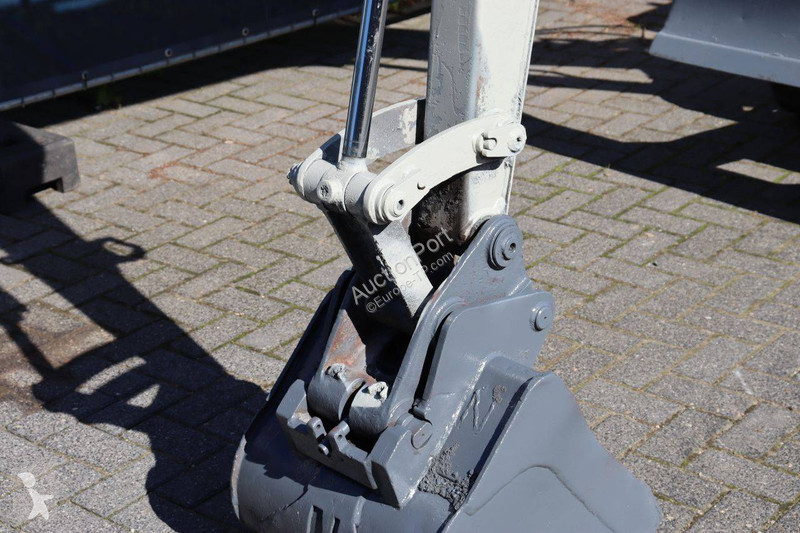 Skovel Takeuchi
