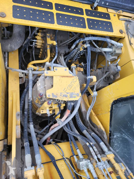 Багер Komatsu HB365LC-3