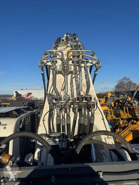 Escavadora Liebherr B