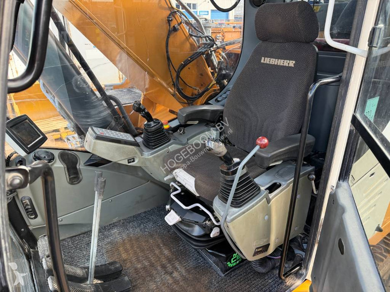 Escavadora Liebherr N LC