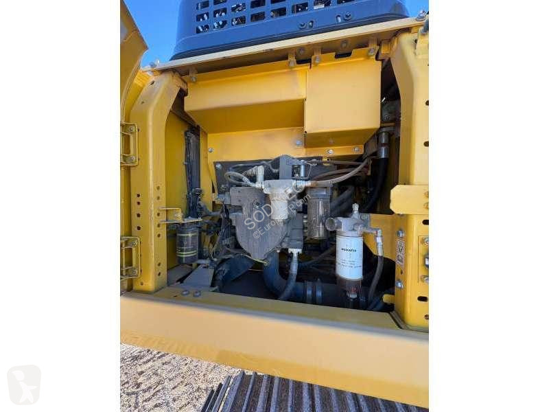 Escavadora Komatsu 11