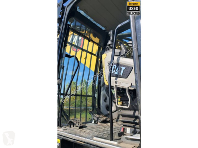 Pelle Caterpillar MH3024