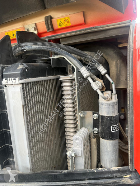 جرافة Kubota KX085-5