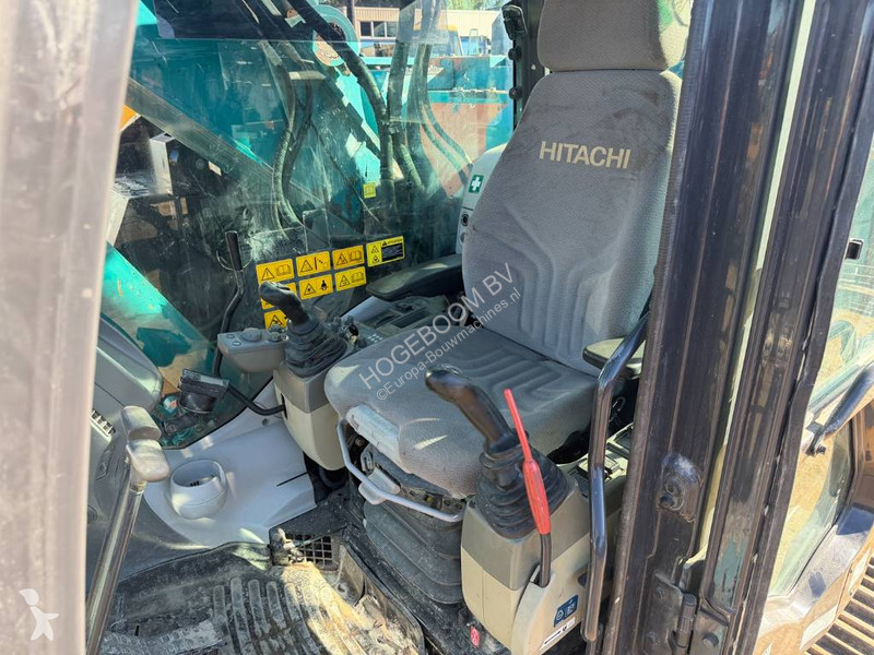 Pelle Hitachi LC-5 B