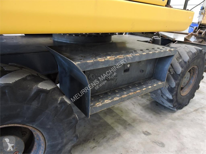 Pelle Komatsu PW140
